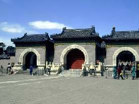 贾宝玉不爱薛宝钗，为何与宝钗生了一孩子？