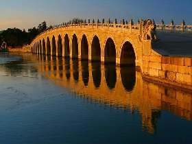 三国中保命手段比贾诩都厉害的人物