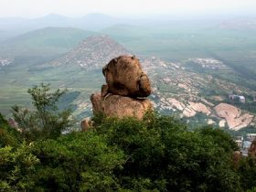 四大名著中的“石头”情结